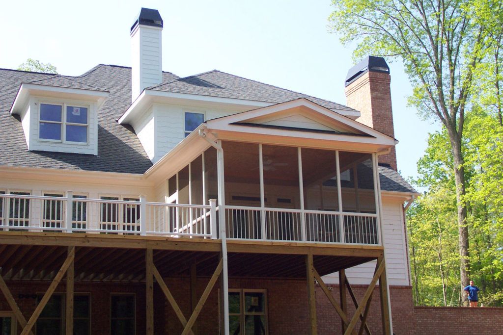 Elite 2000 screen enclosure on a residential home