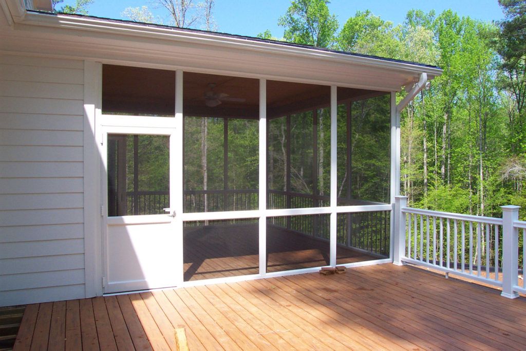 Elite 2000 screen enclosure on a residential home