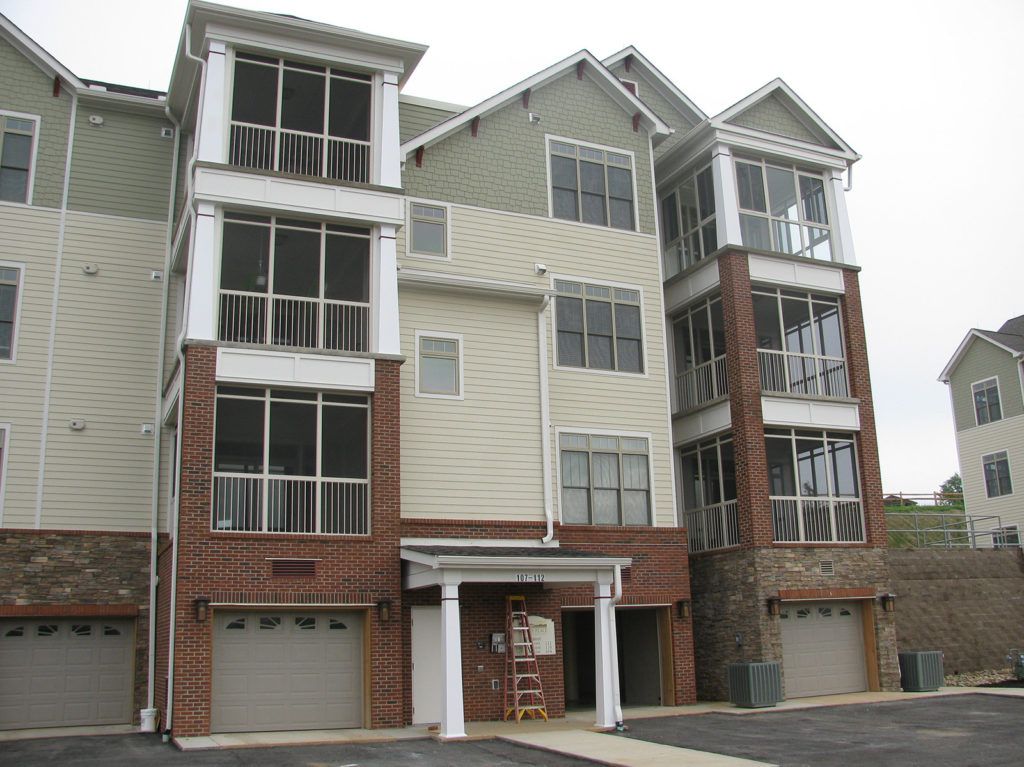 Elite 2000 screen enclosure on a residential duplex