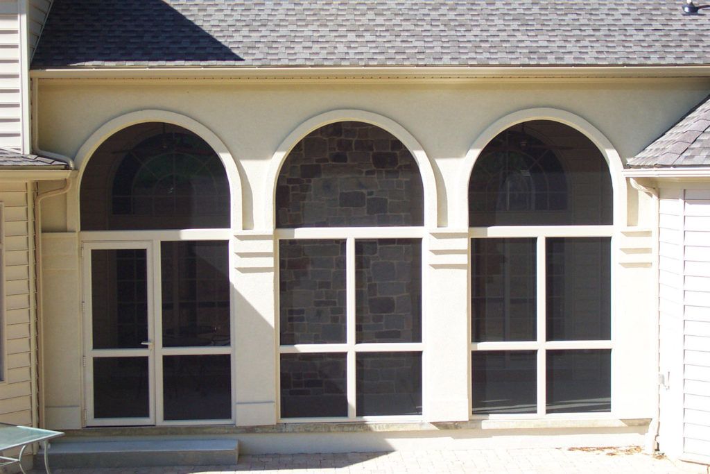 Elite 2000 screen enclosure on a residential home