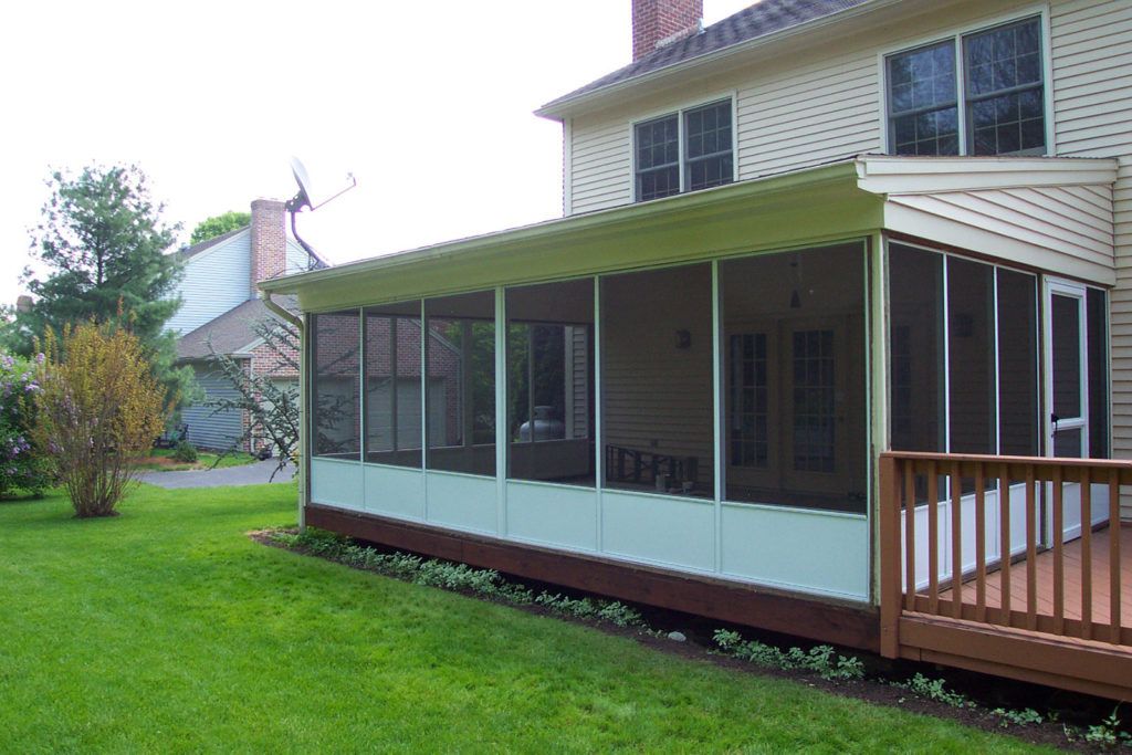 2 inch screen room enclosure on a residential home