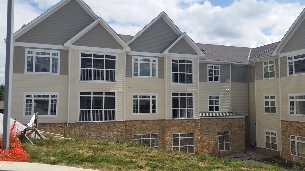 Elite 2000 screen enclosure on a residential home